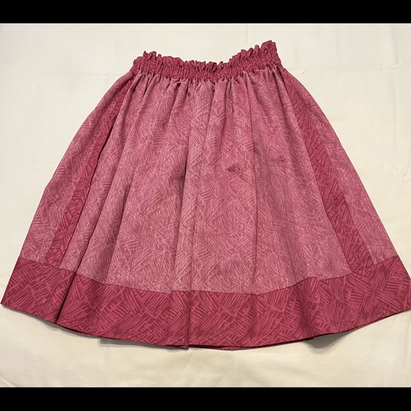 Cute and sassy mauve pink skirt. - Picture 6 of 6